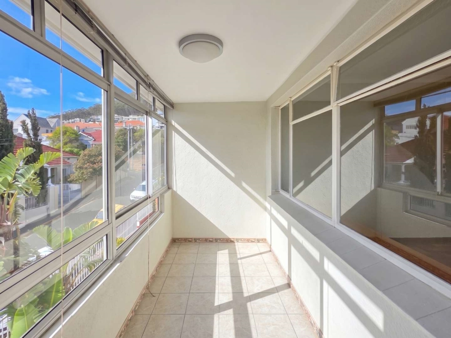 To Let 2 Bedroom Property for Rent in Sea Point Western Cape